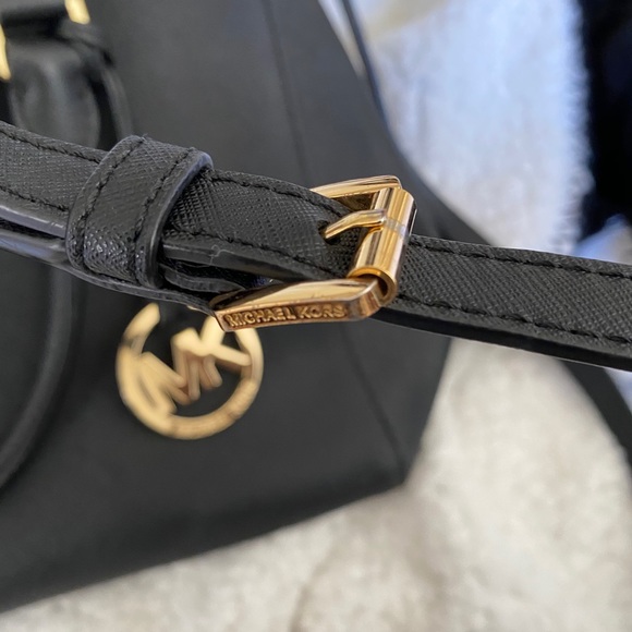 Black Michael Kors Bag with detachable straps - Picture 10 of 10